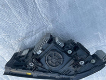 Laden Sie das Bild in den Galerie-Viewer, Frontscheinwerfer BMW 5 G31 G30 9879479-02 Laser Ein Stück (Rechts oder Links) SCH5490796164hw