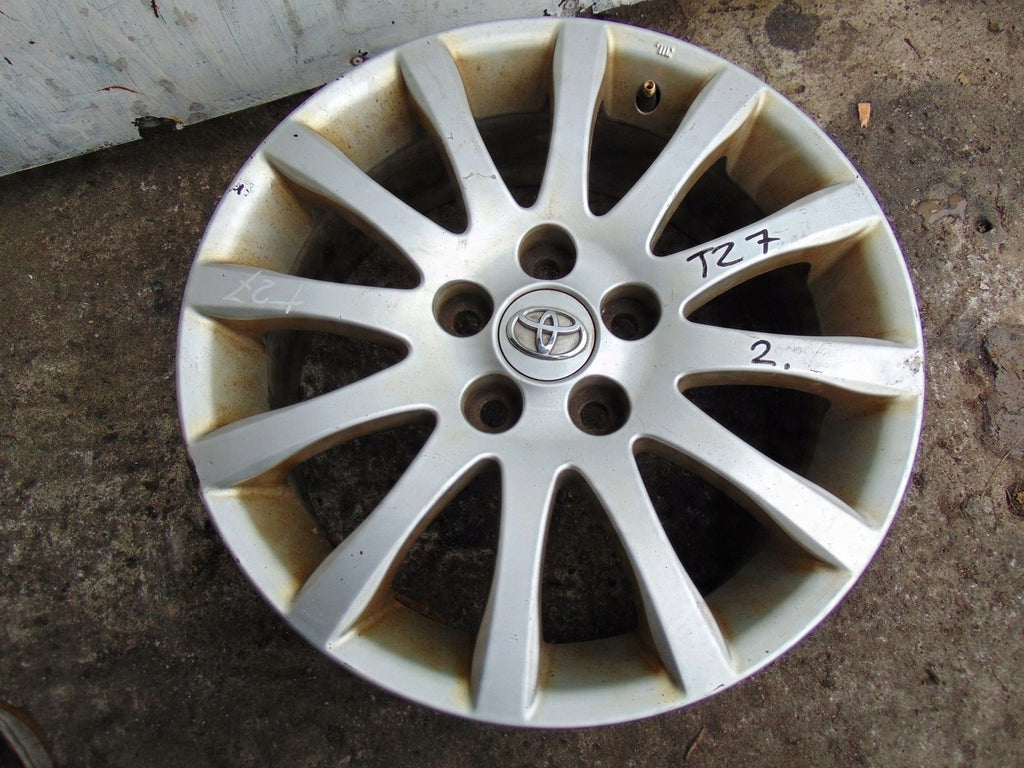 1x Alufelge 17 Zoll 7.5" 5x114.3 45ET Silber PZ474-T0677-Z Toyota Avensis