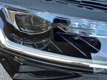 Laden Sie das Bild in den Galerie-Viewer, Frontscheinwerfer Skoda Superb III 3V1941016D Rechts Scheinwerfer Headlight SCH8581394789nt