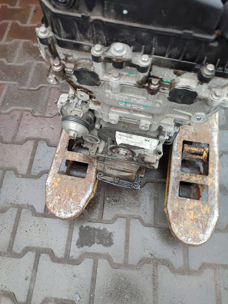 Motor Peugeot 2008 I HN01 2018 Benzin Engine Unkomplett
