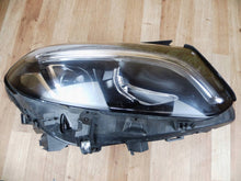 Laden Sie das Bild in den Galerie-Viewer, Frontscheinwerfer Mercedes-Benz W246 A2469066201 Rechts Scheinwerfer Headlight SCH3339599442uh
