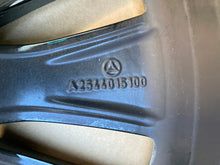 Laden Sie das Bild in den Galerie-Viewer, 1x Alufelge 18 Zoll 8.0" 5x112 32ET Glanz Schwarz A2544015100 Mercedes-Benz Glc FEL1536303964ri