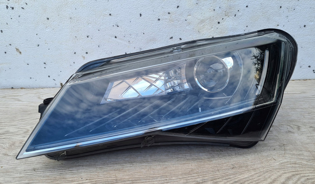 Frontscheinwerfer Skoda Superb III 3V1941015B LED Ein Stück (Rechts oder Links)