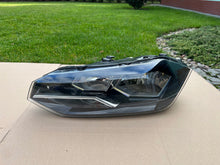 Laden Sie das Bild in den Galerie-Viewer, Frontscheinwerfer VW Polo 2G1241005 Links Scheinwerfer Headlight