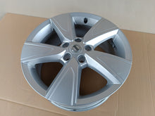 Laden Sie das Bild in den Galerie-Viewer, 1x Alufelge 17 Zoll 7.5" 5x108 50 5ET 31680565 Volvo Rim Wheel FEL9437005146pg