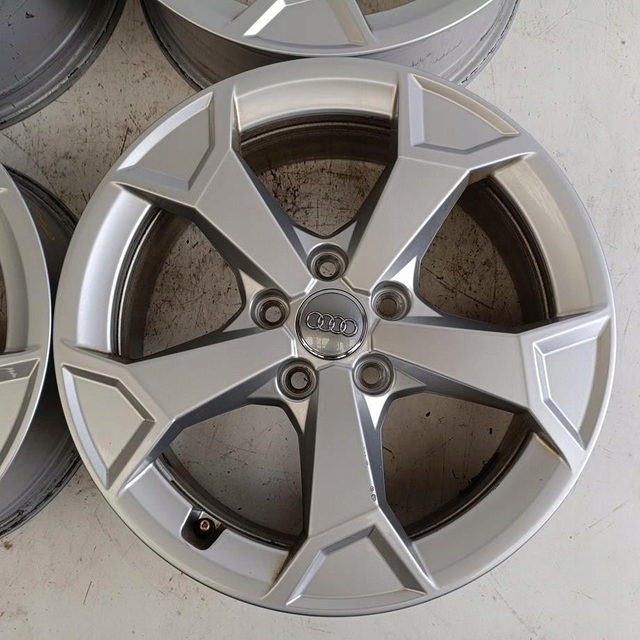 4x Alufelge 17 Zoll 6.5" 5x112 38ET Glanz Silber 83A601025AL Audi Q3 Q2 FEL9529635816xy