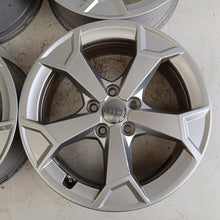 Laden Sie das Bild in den Galerie-Viewer, 4x Alufelge 17 Zoll 6.5" 5x112 38ET Glanz Silber 83A601025AL Audi Q3 Q2 FEL9529635816xy