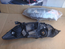 Laden Sie das Bild in den Galerie-Viewer, Frontscheinwerfer Honda Accord VII Links Scheinwerfer Headlight