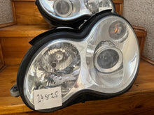 Load image into Gallery viewer, Frontscheinwerfer Mercedes-Benz W204 Ein Satz Scheinwerfer Headlight SCH3551893077om