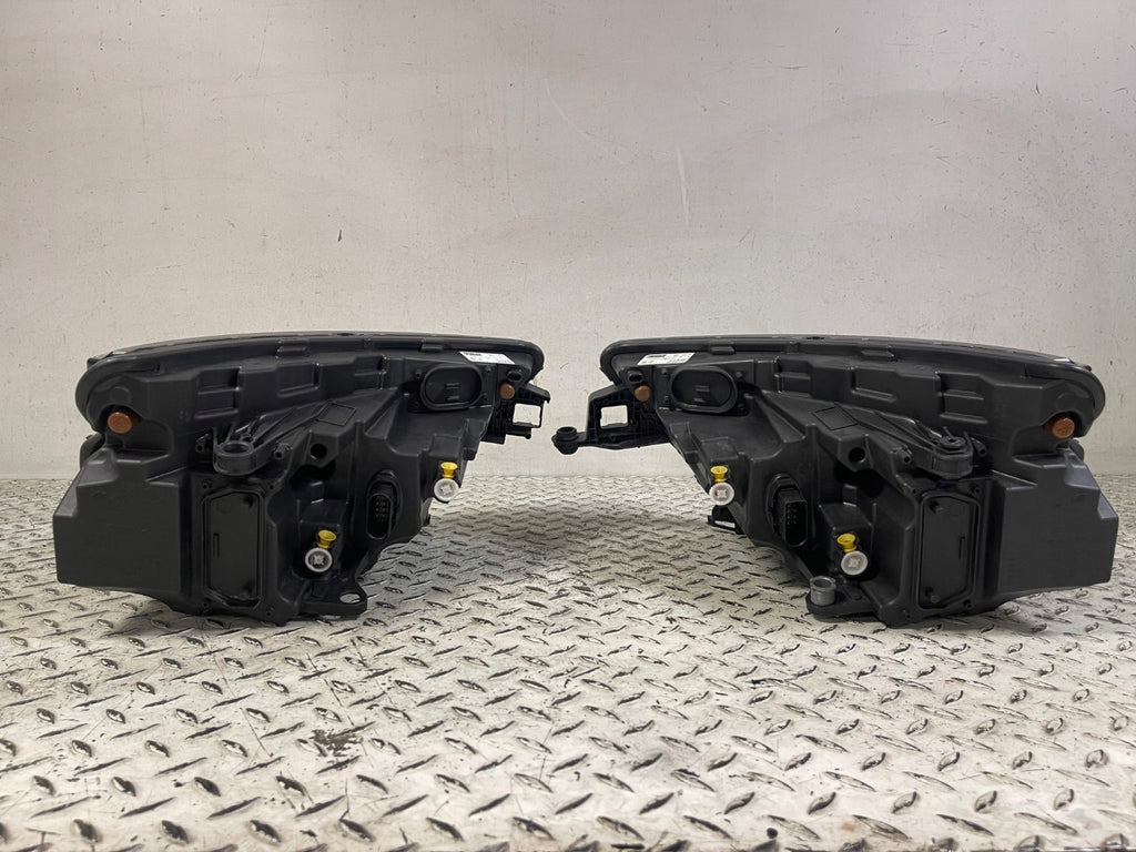 Frontscheinwerfer Skoda Kamiq 658941015 658941016 Ein Satz Headlight SCH2654681859yy