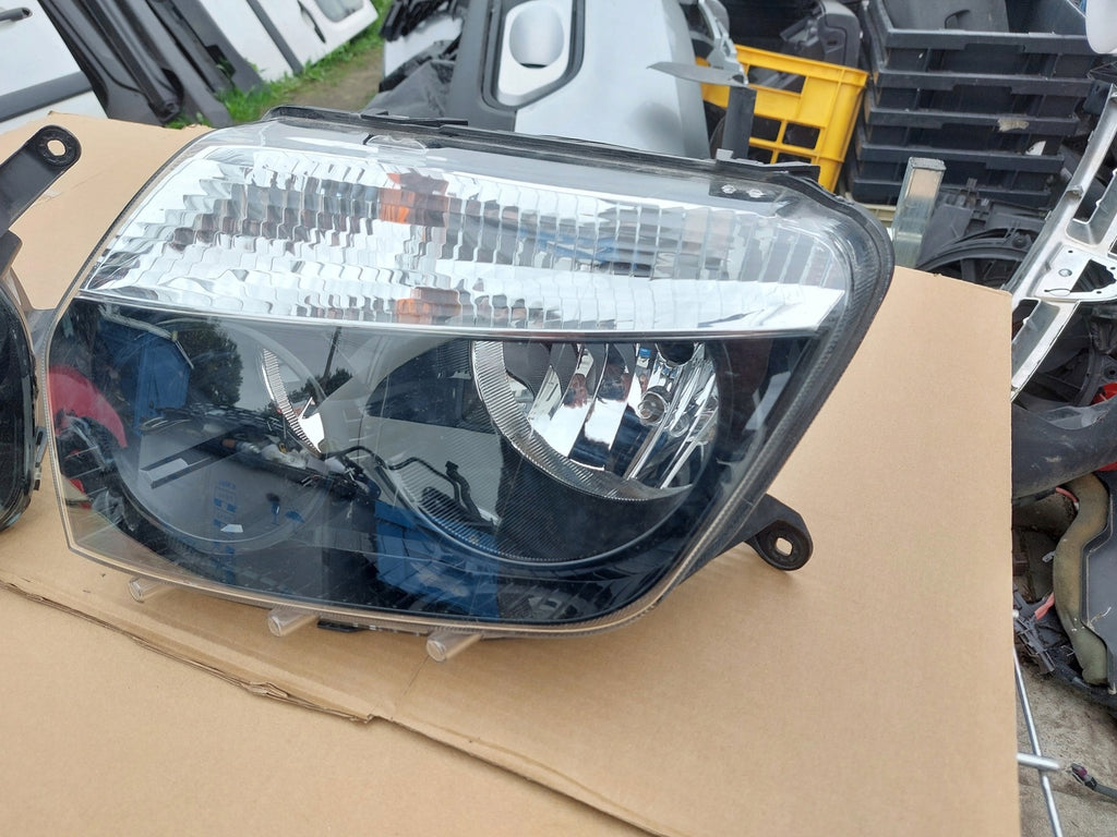 Frontscheinwerfer Dacia Duster Ein Stück (Rechts oder Links) Headlight