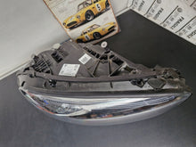 Laden Sie das Bild in den Galerie-Viewer, Frontscheinwerfer Mercedes-Benz A1779065804 Rechts Scheinwerfer Headlight SCH8210111091hp