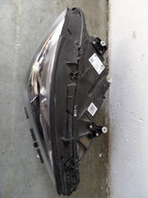 Laden Sie das Bild in den Galerie-Viewer, Frontscheinwerfer Mercedes-Benz Cla A1189068400 LED Rechts oder Links SCH5942329065gv