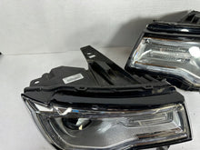 Laden Sie das Bild in den Galerie-Viewer, Frontscheinwerfer Jeep Grand Cherokee Wk2 I 68289238AG 68289239AG Ein Satz SCH6493972713hd