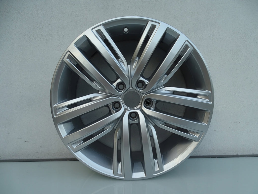 1x Alufelge 19 Zoll 7.0" 5x112 43ET Glanz Silber 5NA601025F VW Tiguan Sharan FEL4556411527ea