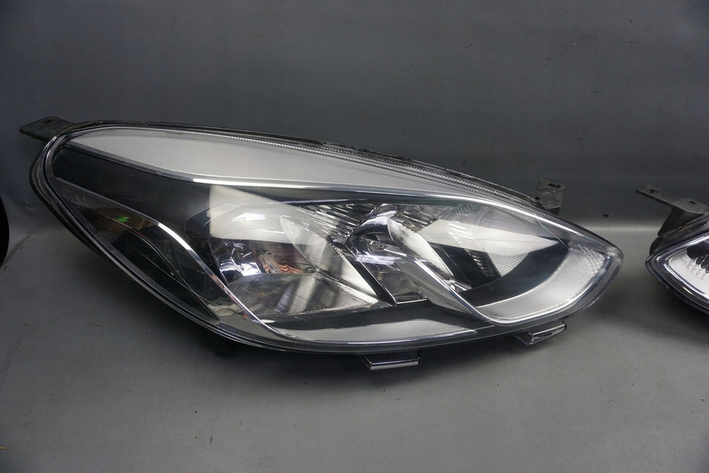 Frontscheinwerfer Ford Fiesta Ein Stück (Rechts oder Links) Headlight