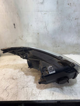 Laden Sie das Bild in den Galerie-Viewer, Frontscheinwerfer Ford Transit 01038299900010 BK3113D153BF Vorderseite Headlight SCH4350806645te