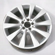 Laden Sie das Bild in den Galerie-Viewer, 1x Alufelge 19 Zoll 7.5&quot; 5x112 44ET Glanz Silber A2054016900 Mercedes-Benz A205