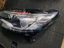 Laden Sie das Bild in den Galerie-Viewer, Frontscheinwerfer Renault Scenic 260606727R Links Scheinwerfer Headlight SCH2205432801wz