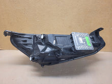 Laden Sie das Bild in den Galerie-Viewer, Frontscheinwerfer Ford Focus KX7B-13E017-CE Full LED Links Headlight SCH3889586640cq