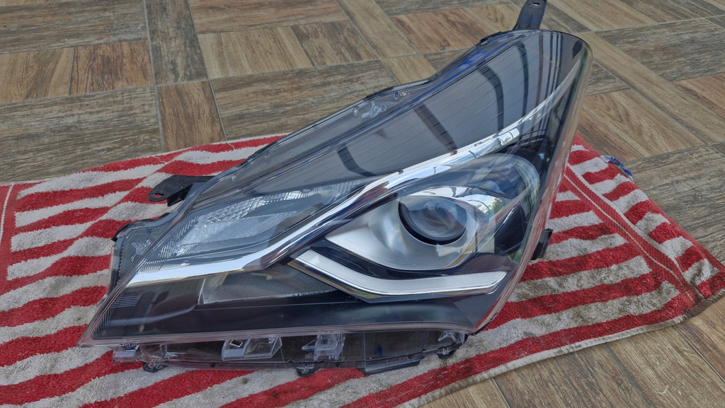 Frontscheinwerfer Toyota Yaris 677 163 85122000 Links Scheinwerfer Headlight SCH3448386180dk