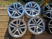Laden Sie das Bild in den Galerie-Viewer, 4x Alufelge 16 Zoll 7.0" 5x112 41ET 6888838 VW Golf Rim Wheel FEL2132376969mv