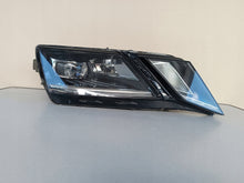 Laden Sie das Bild in den Galerie-Viewer, Frontscheinwerfer Skoda Octavia III 5E1941016E Rechts Scheinwerfer Headlight SCH5256533301zz