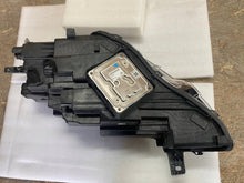 Laden Sie das Bild in den Galerie-Viewer, Frontscheinwerfer Ford Kuga LV4B-13E016-AN LED Rechts Scheinwerfer Headlight SCH7189810203zf