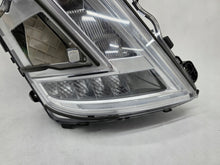 Laden Sie das Bild in den Galerie-Viewer, Frontscheinwerfer Volvo 24056510 LED Rechts Scheinwerfer Headlight SCH1264294659zs