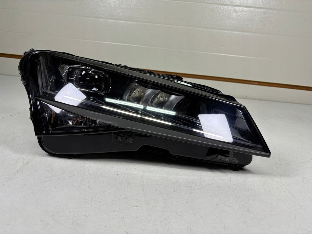 Frontscheinwerfer Skoda Superb III 3V1941016D LED Rechts Scheinwerfer Headlight