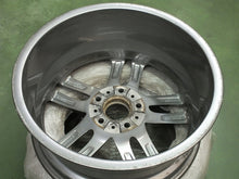 Load image into Gallery viewer, 1x Alufelge 18 Zoll 8.0" 5x120 52ET Glanz Grau 7852490 BMW 1 Rim Wheel FEL2760442359op