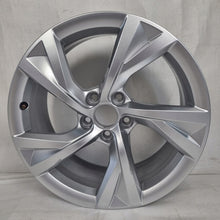 Load image into Gallery viewer, 1x Alufelge 18 Zoll 8.0" 5x112 40ET 8W0601025EJ Audi A5 Rim Wheel FEL4049028635ur