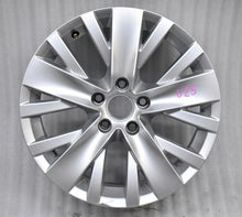 Laden Sie das Bild in den Galerie-Viewer, 1x Alufelge 17 Zoll 7.0" 5x112 43ET 5N0601025AC VW Tiguan Rim Wheel FEL6063293188te