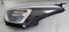 Load image into Gallery viewer, Frontscheinwerfer Hyundai I20 II 92101-C8000 Ein Stück (Rechts oder Links)