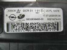 Laden Sie das Bild in den Galerie-Viewer, Frontscheinwerfer Opel Zafira A Vivaro 9832836480-00 Rechts Headlight