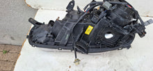 Laden Sie das Bild in den Galerie-Viewer, Frontscheinwerfer Mitsubishi Outlander II 8301C4-12 Xenon Rechts Headlight