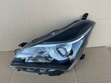 Laden Sie das Bild in den Galerie-Viewer, Frontscheinwerfer Toyota Yaris Links Scheinwerfer Headlight SCH9859411860lq