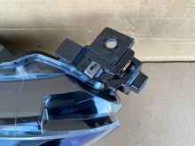 Laden Sie das Bild in den Galerie-Viewer, Frontscheinwerfer Mazda II Dj D43N-51030 LED Rechts Scheinwerfer Headlight