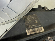 Load image into Gallery viewer, Frontscheinwerfer Ford B-Max AV113W030 AV113W29 Ein Stück (Rechts oder Links) SCH2675114762un