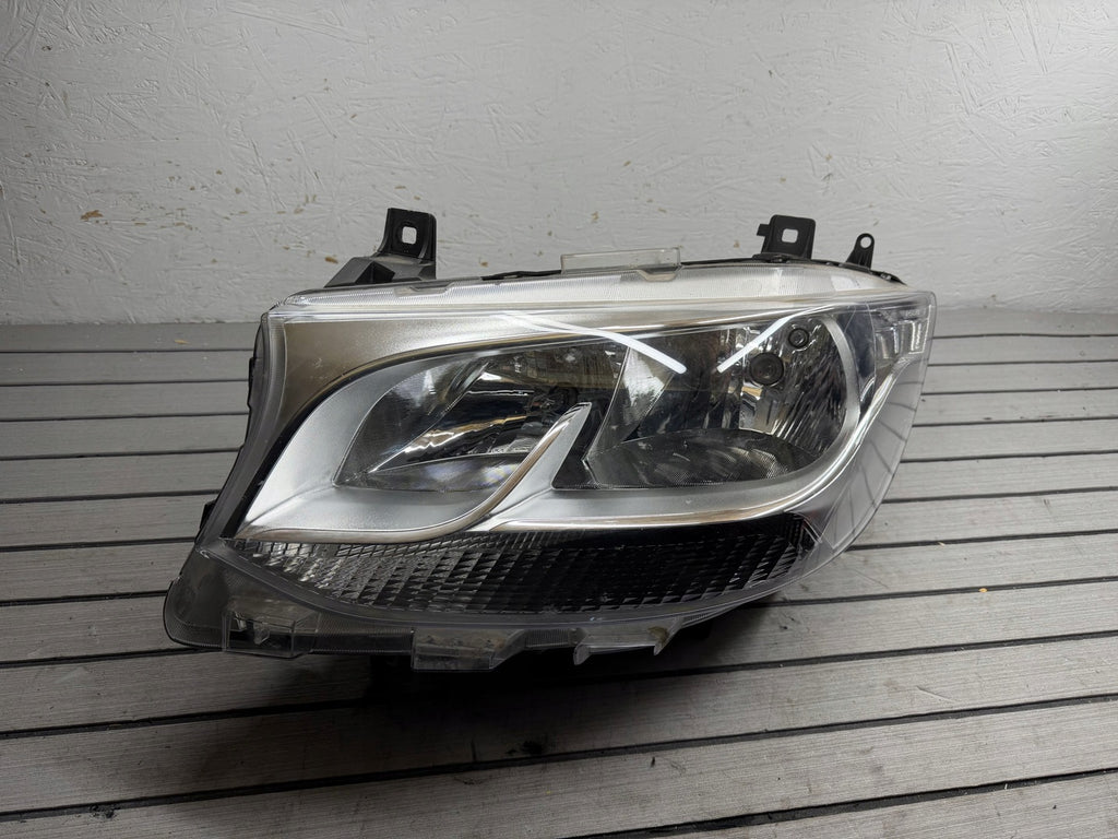 Frontscheinwerfer Mercedes-Benz Sprinter A9109060000 Links Headlight SCH8133280235yg