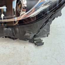 Laden Sie das Bild in den Galerie-Viewer, Frontscheinwerfer Mercedes-Benz Gla A1569061700 Bi-Xenon Rechts oder Links SCH9825214061xy