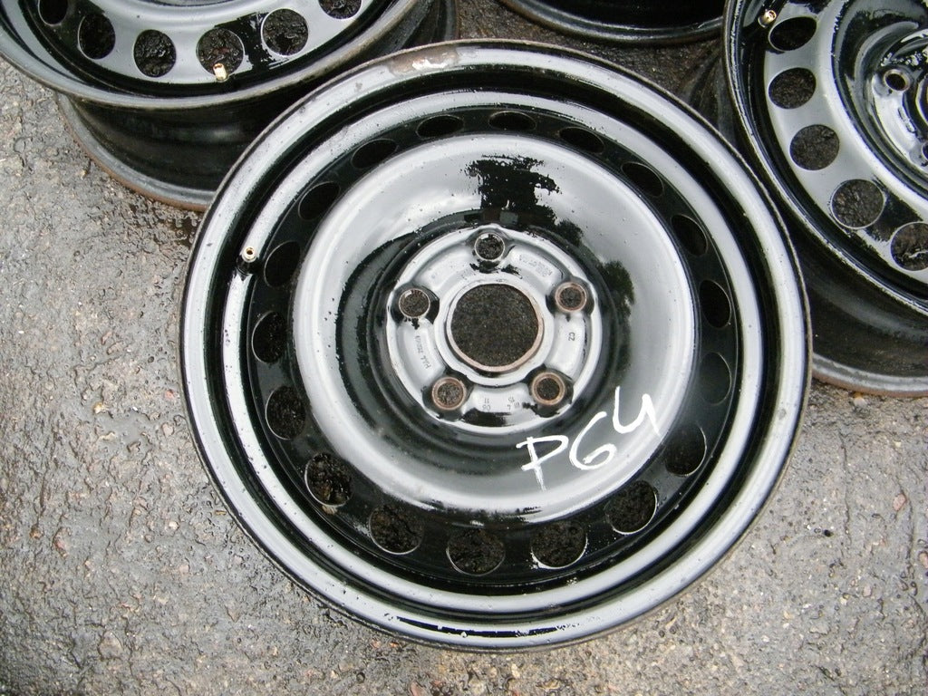 4x Alufelge 15 Zoll 6.0" 5x112 47ET Silber VW Caddy V Golf III Jetta VI Touran FEL5528916007kt