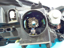 Load image into Gallery viewer, Frontscheinwerfer Renault Laguna III 26060035R 89901838 Xenon Links Headlight