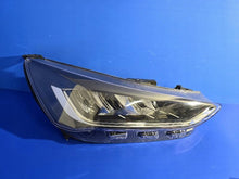 Laden Sie das Bild in den Galerie-Viewer, Frontscheinwerfer Ford Focus NX7B-13E014-CD Full LED Rechts Headlight