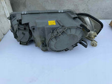 Laden Sie das Bild in den Galerie-Viewer, Frontscheinwerfer Mercedes-Benz W126 1268203261 Rechts Scheinwerfer Headlight SCH7083495516sl