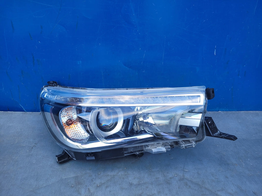 Frontscheinwerfer Toyota Hilux OK-56 0K-56 LED Rechts Scheinwerfer Headlight SCH9119581969os