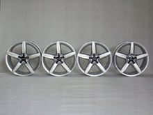 Laden Sie das Bild in den Galerie-Viewer, 4x Alufelge 18 Zoll 8.0&quot; 5x112 47ET Glanz Silber 8K0601025D Audi A6 A4 Rim Wheel