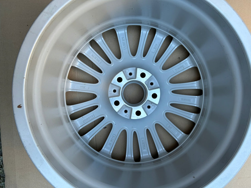 1x Alufelge 19 Zoll 9.0" 5x120 44ET Glanz Silber 6857670 BMW F06 F10 Rim Wheel FEL5157661839wd