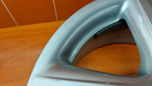 Load image into Gallery viewer, 1x Alufelge 17 Zoll 7.0" 5x114.3 45ET Glanz Silber Toyota Corolla Avensis FEL3668121926nj