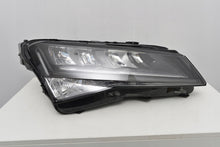 Laden Sie das Bild in den Galerie-Viewer, Frontscheinwerfer Skoda Superb III 3V1941016C LED Rechts Scheinwerfer Headlight